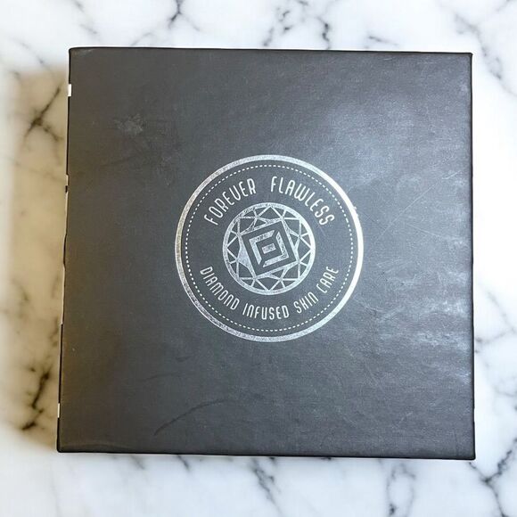 Forever Flawless Night Cream White Diamond Infused HYDRA-PM NEW - Picture 3 of 5